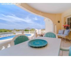 Villa de Estilo Mediterráneo de 3 dormitorios con espectaculares vistas