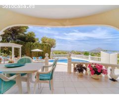 Villa de Estilo Mediterráneo de 3 dormitorios con espectaculares vistas