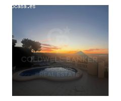 Villa de Estilo Mediterráneo de 3 dormitorios con espectaculares vistas