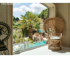 Elegancia Colonial en Las Rotas: Villa Exclusiva a unos pasos del mar