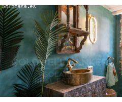 Elegancia Colonial en Las Rotas: Villa Exclusiva a unos pasos del mar