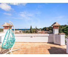 Elegancia Colonial en Las Rotas: Villa Exclusiva a unos pasos del mar