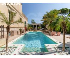 Elegancia Colonial en Las Rotas: Villa Exclusiva a unos pasos del mar