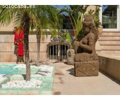Elegancia Colonial en Las Rotas: Villa Exclusiva a unos pasos del mar