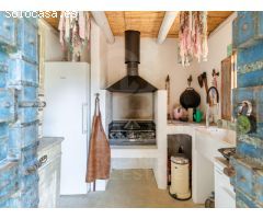 Elegancia Colonial en Las Rotas: Villa Exclusiva a unos pasos del mar