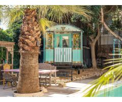 Elegancia Colonial en Las Rotas: Villa Exclusiva a unos pasos del mar