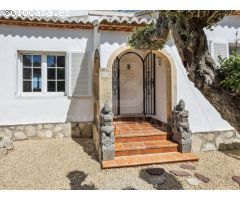 Dos casas con vistas al mar en Tarraula, Jávea - El encanto mediterráneo se