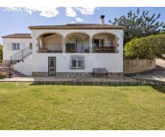 Dos casas con vistas al mar en Tarraula, Jávea - El encanto mediterráneo se