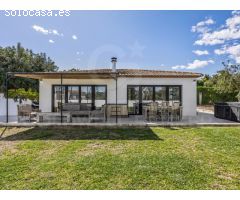 Dos casas con vistas al mar en Tarraula, Jávea - El encanto mediterráneo se