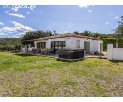Dos casas con vistas al mar en Tarraula, Jávea - El encanto mediterráneo se