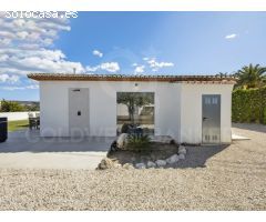 Dos casas con vistas al mar en Tarraula, Jávea - El encanto mediterráneo se