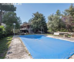 Exclusivo Chalet Independiente con Piscina Privada en Torrelodones
