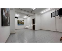Local comercial en el Ensanche Compostelano