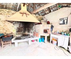 Casa de piedra con encanto, con piscina y hórreo a 20 minutos de Santiago de
