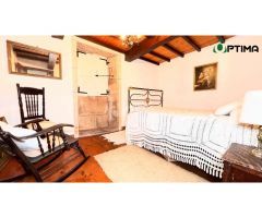 Casa de piedra con hórreo y finca en ayuntamiento de Silleda