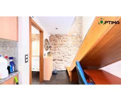 Casa de piedra en ayuntamiento de Boiro