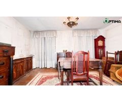 Casa en venta en el casco histórico de Santiago de Compostela, a 1 minuto de