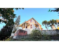 Casa en venta en zona residencial de alto nivel, en ayuntamiento de Carballino