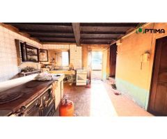 Casa de piedra para rehabilitar en ayuntamiento de El Pino