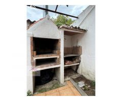 CASA DE DOS PLANTAS CON PATIO
