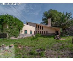 Encantador Chalet de Villa Tradicional de Lago Azul en Alcora