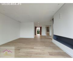 VIVIENDA FAMILIAR CON JARDIN Y PISCINA PRIVADA