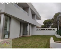 VIVIENDA FAMILIAR CON JARDIN Y PISCINA PRIVADA