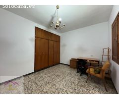 CASA CON GARAJE AMPLIO