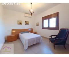 CHALET INDEPENDIENTE CON TERRENO Y PISCINA PRIVADA