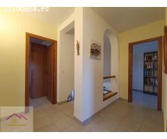 CHALET INDEPENDIENTE CON TERRENO Y PISCINA PRIVADA