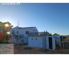 CHALET INDEPENDIENTE CON TERRENO Y PISCINA PRIVADA