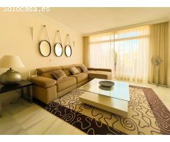 Amplio apartamento de 3 dormitorios en alquiler en Magna Marbella, Nueva