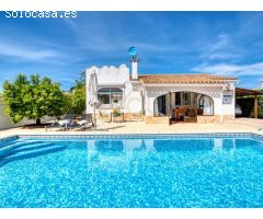 encantadora villa con piscina privada en Els Poblets-Denia con licencia
