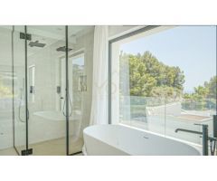 Moderno apartamento de lujo con vistas al mar en venta en La Sella
