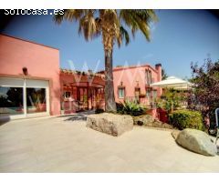 MAGNÍFICA FINCA CON 3 PROPIEDADES INDEPENDIENTES Y GRAN JARDÍN.