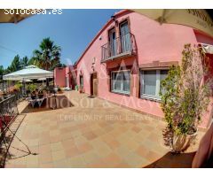 MAGNÍFICA FINCA CON 3 PROPIEDADES INDEPENDIENTES Y GRAN JARDÍN.