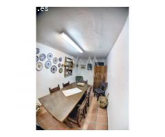 MAGNÍFICA FINCA CON 3 PROPIEDADES INDEPENDIENTES Y GRAN JARDÍN.