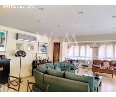 MAGNÍFICA FINCA CON 3 PROPIEDADES INDEPENDIENTES Y GRAN JARDÍN.