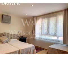 MAGNÍFICA FINCA CON 3 PROPIEDADES INDEPENDIENTES Y GRAN JARDÍN.