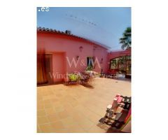 MAGNÍFICA FINCA CON 3 PROPIEDADES INDEPENDIENTES Y GRAN JARDÍN.