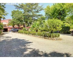 MAGNÍFICA FINCA CON 3 PROPIEDADES INDEPENDIENTES Y GRAN JARDÍN.