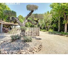 MAGNÍFICA FINCA CON 3 PROPIEDADES INDEPENDIENTES Y GRAN JARDÍN.