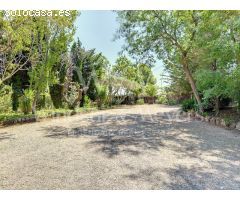 MAGNÍFICA FINCA CON 3 PROPIEDADES INDEPENDIENTES Y GRAN JARDÍN.