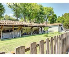 MAGNÍFICA FINCA CON 3 PROPIEDADES INDEPENDIENTES Y GRAN JARDÍN.