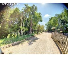 MAGNÍFICA FINCA CON 3 PROPIEDADES INDEPENDIENTES Y GRAN JARDÍN.