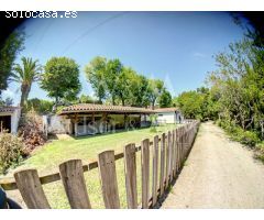 MAGNÍFICA FINCA CON 3 PROPIEDADES INDEPENDIENTES Y GRAN JARDÍN.