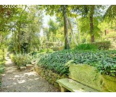 MAGNÍFICA FINCA CON 3 PROPIEDADES INDEPENDIENTES Y GRAN JARDÍN.
