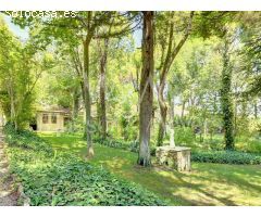 MAGNÍFICA FINCA CON 3 PROPIEDADES INDEPENDIENTES Y GRAN JARDÍN.
