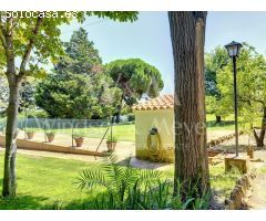 MAGNÍFICA FINCA CON 3 PROPIEDADES INDEPENDIENTES Y GRAN JARDÍN.