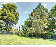 MAGNÍFICA FINCA CON 3 PROPIEDADES INDEPENDIENTES Y GRAN JARDÍN.